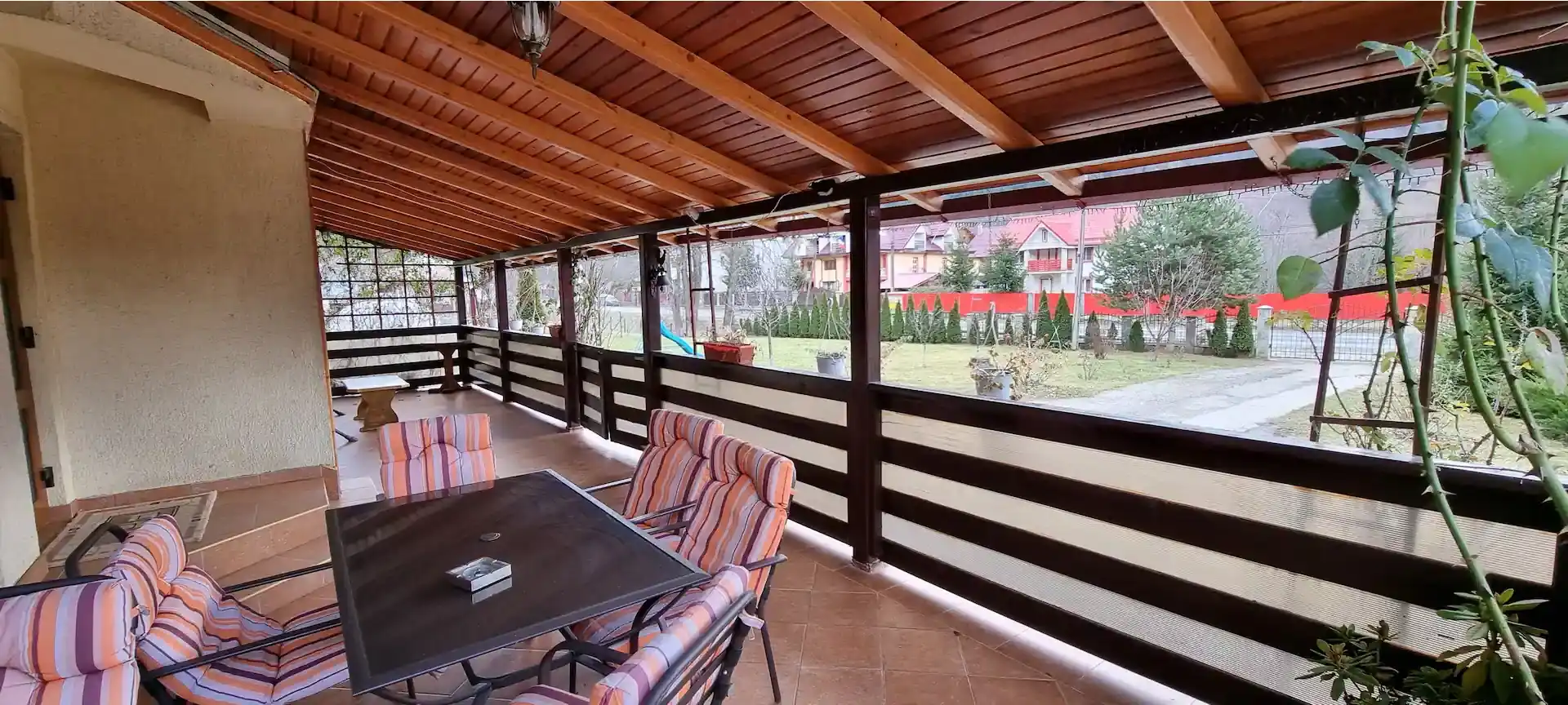 Terasa Pensiunea Todi Mansion